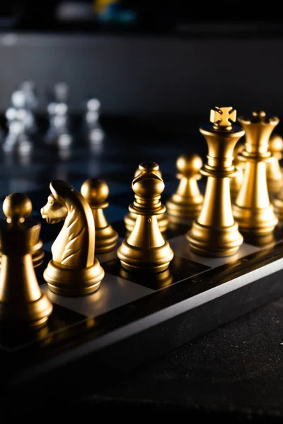 Piezas del ajedrez doradas Stock Photo