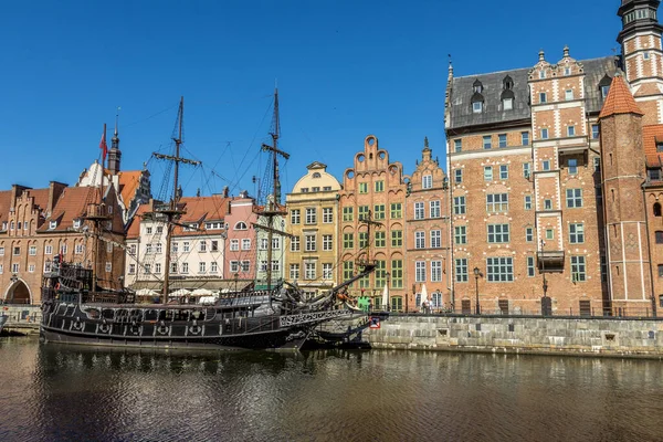 Gdansk Polónia Junho 2021 Belo Projeto Arquitetônico Edifícios Navio Pirata — Fotografia de Stock
