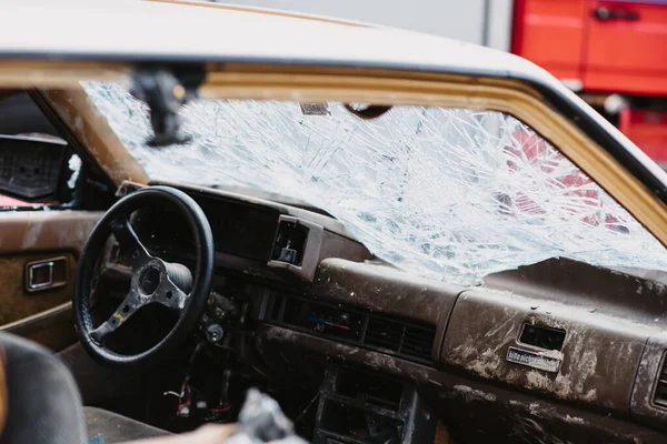 Carro Severamente Danificado Após Acidente — Fotografia de Stock