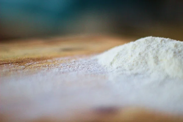 Closeup Shot Flour Wooden Board — Stock Photo, Image