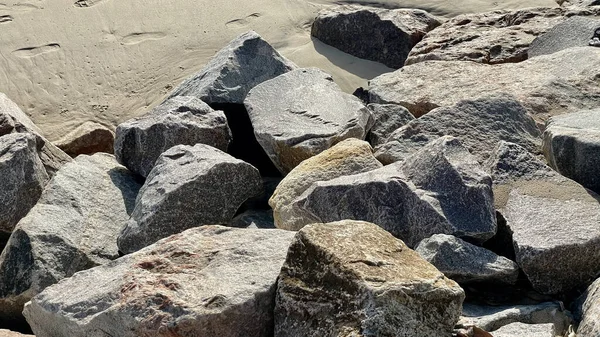 Horizontal Shot Huge Rocks Sandy Beach — Stock Photo, Image