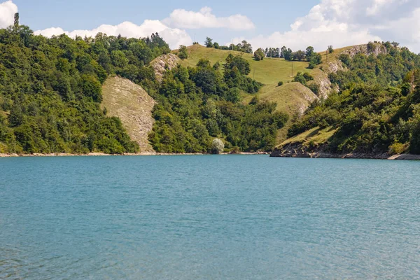 Uma Vista Fascinante Uma Bela Paisagem Montanhosa Com Lago Calmo — Fotografia de Stock