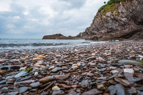 Festői Kilátás Köves Strand Alatt Felhős Nyáron — Stock Fotó