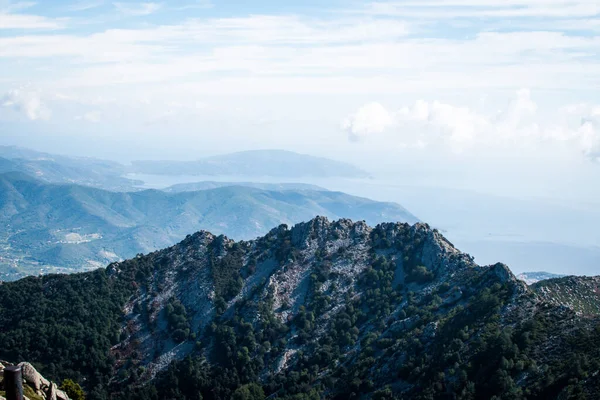 Piękny Krajobraz Wysokimi Górami Toskanii Włochy — Zdjęcie stockowe