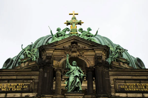 Famous Berlin Cathedral Museum Island — 스톡 사진