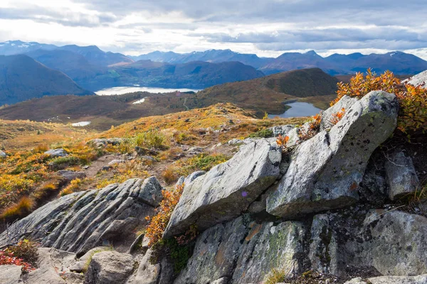 挪威沃尔达 奥斯塔美丽的秋天山景 — 图库照片