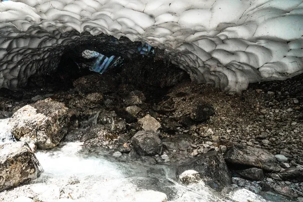 Opening Ice Cave Rocks Kamchatka Peninsula Russia — Stockfoto