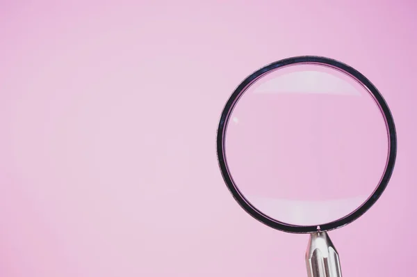 Magnifying Glass Pink Background — Stock Photo, Image