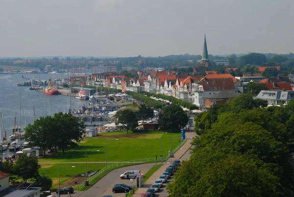 Ein Faszinierender Blick Auf Die Küstenstadt Der Sunnmore Berglandschaft Der — Stockfoto