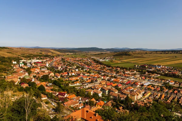 Una Vista Aérea Del Centro Ciudad Con Edificios Vegetación Rupea — Foto de Stock