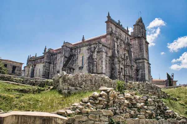 Restos Arruinados Antigua Muralla Romana Basílica Santa Maria Mayor Pontevedra —  Fotos de Stock