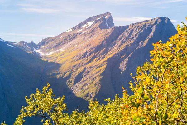 挪威森莫尔市美丽的秋天山景 — 图库照片