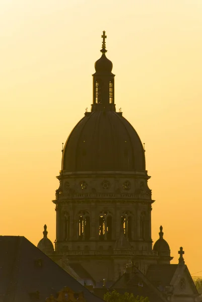 Vertikal Bild Cathedral Mainz Med Solnedgången Bakgrunden — Stockfoto