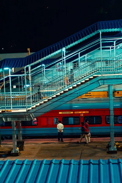 Egy Hosszú Lépcső Vasútállomásig — Stock Fotó