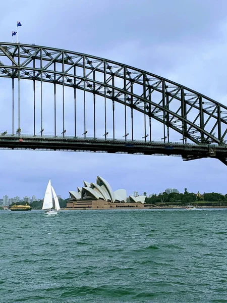 Sydney Opera House Ses Harbour Bridge Över Havet Australien — Stockfoto