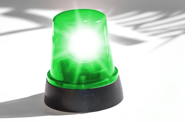Зелена Сирена Блимає Світлом — стокове фото