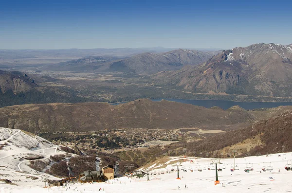 Piękny Widok Skalistych Gór Pod Jasnym Niebem Rio Negro Bariloche — Zdjęcie stockowe