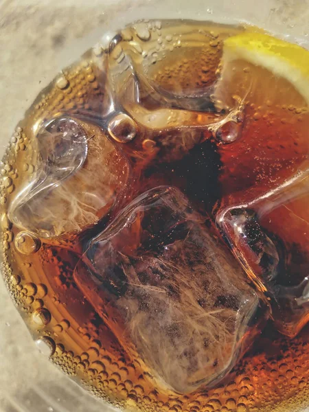 Buzlu Buzlu Limonlu Bir Soda — Stok fotoğraf