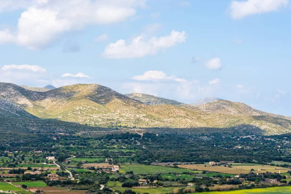 Ein Blauer Himmel Über Den Hügeln Von Mallorca Spanien — Stockfoto
