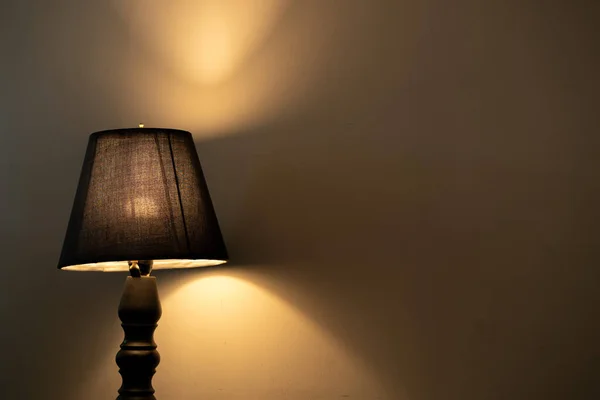 Plan Rapproché Une Lampe Table Éclairée — Photo