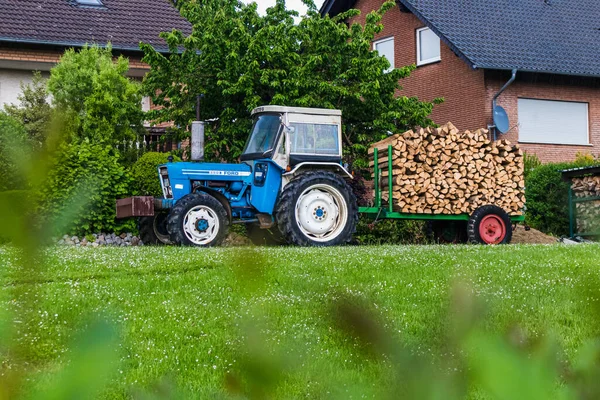 Bad Driburg Duitsland Jun 2021 Blauwe Ford 5600 Trekker Met — Stockfoto