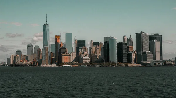 Den Blå Himlen Över Skyskrapor Och Byggnader New York Usa — Stockfoto