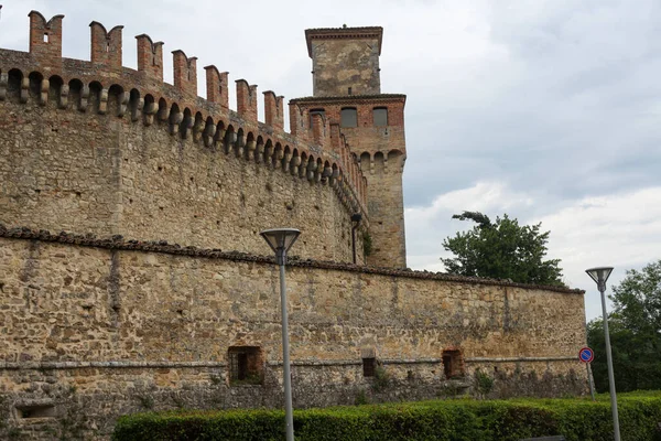 Vigoleno Itália Jul 2021 Uma Parte Castelo Vigoleno Com Vegetação — Fotografia de Stock