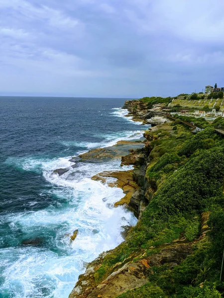 Eerie Scenery Ocean Waves Cliff Austral — Stock Photo, Image
