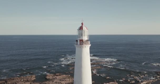 Leuchtturm Der Mittelmeerküste Norden Islands — Stockvideo