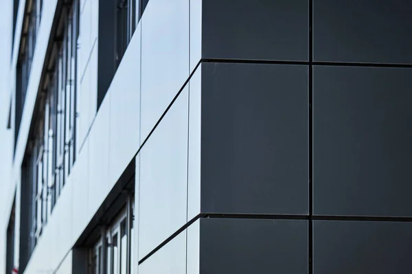 Uma Borda Afiada Edifício Cinza Moderno — Fotografia de Stock