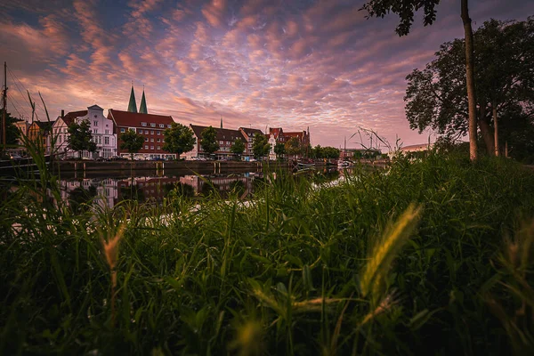 Prachtige Oude Stad Luebeck Een Zonsondergang — Stockfoto
