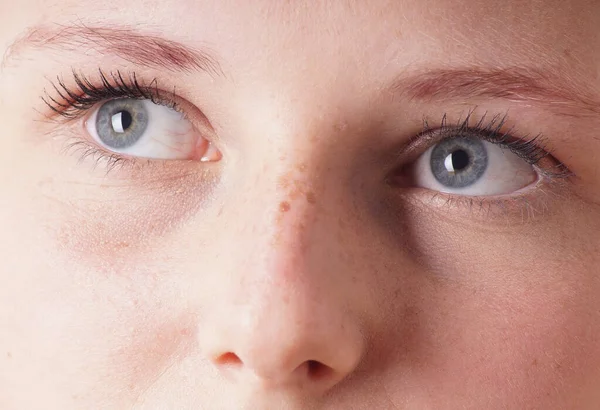 Mavi Gözlü Bir Kadının Yakın Çekim Görüntüsü — Stok fotoğraf