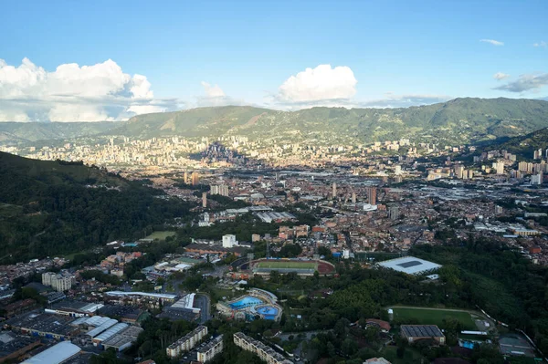 Itagui Colombia Agosto 2020 Una Hermosa Vista Ciudad Montañosa Bajo — Foto de Stock