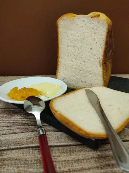 Pedaço Pão Branco Pires Com Manteiga Compota — Fotografia de Stock