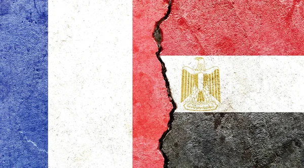 Las Banderas Egipto Francia Pintadas Pared Agrietada — Foto de Stock