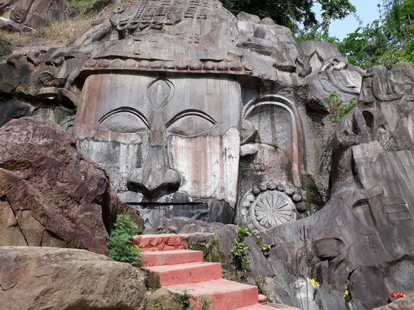 Богиня Горах Унакоти Высеченная Скале Индии — стоковое фото