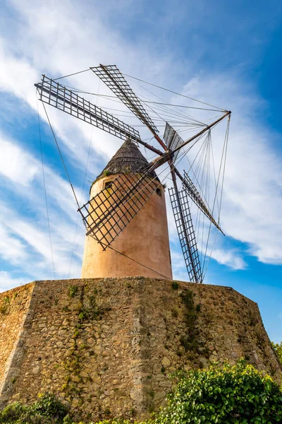 Low Angle Shot Traditional Old Windmill Mallorca Spain — Stock Photo, Image