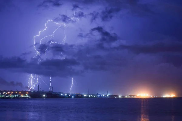 マタンサス湾キューバで雷雨のショット — ストック写真