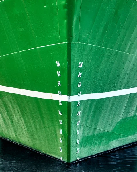 Una Línea Profundidad Abstracta Barco Con Casco Verde Letras Blancas — Foto de Stock