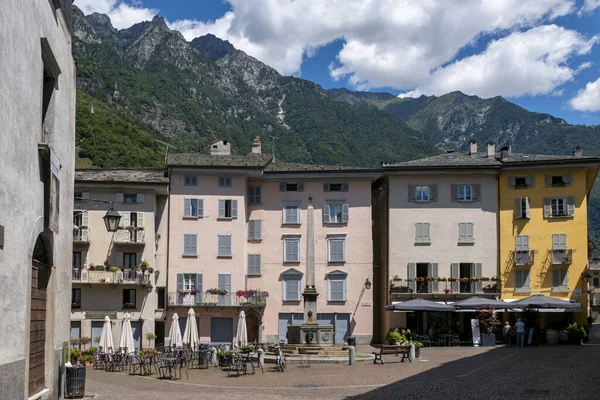 Lombardy Talya Daki Güzel Chiavenna Şehri — Stok fotoğraf