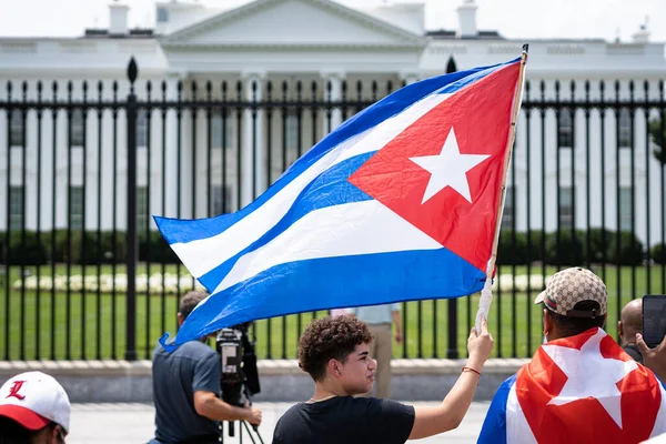 Washington United States Jul 2021 Protesters Waving Cuban Flags White — Stock Photo, Image