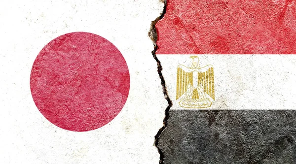 Las Banderas Egipto Japón Pintadas Pared Agrietada — Foto de Stock