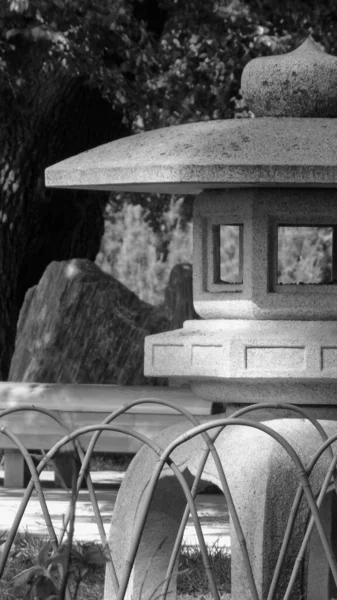Lanterna Orientale Tradizionale Altare Situato Nel Parco — Foto Stock
