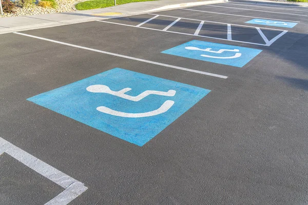 Место Парковки Знаков Инвалидов — стоковое фото