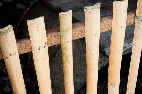 Közelkép Részlet Fotó Egy Házilag Készített Bambuszkerítésről Fenntartható Építőanyagok — Stock Fotó