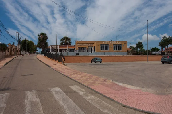 Torreviea Ισπανια Ιουλ 2021 Ένας Ηλιόλουστος Στενός Δρόμος Στο Χωριό — Φωτογραφία Αρχείου