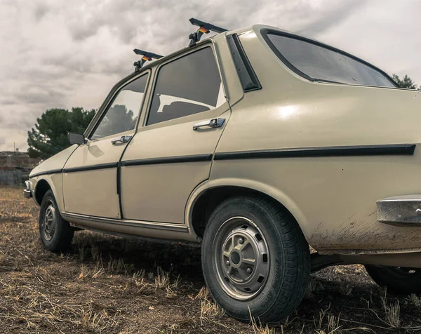 Een Oude Auto Natuur — Stockfoto