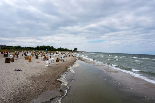 Baltisk Sea Tyskland Jun 2021 Folket Vilar Östersjöns Strand Den — Stockfoto