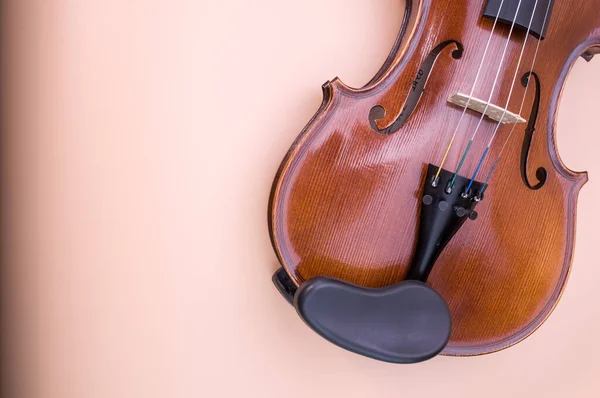 Eine Draufsicht Der Geige Isoliert Auf Hellrosa Hintergrund — Stockfoto