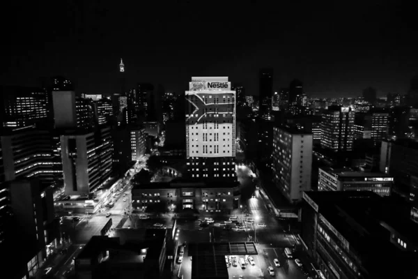 Joanesburgo África Sul Janeiro 2021 Edifícios Iluminados Ruas Subúrbio Braamfontein — Fotografia de Stock